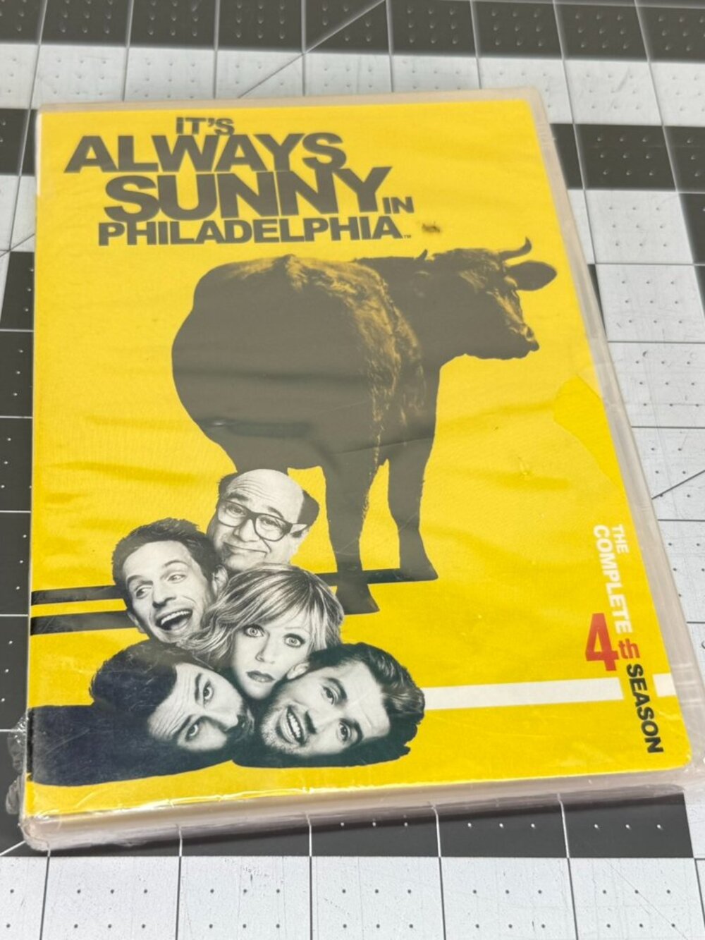 Its Always Sunny in Philadelphia Season 4 DVD Set Uncut Banned Episodes Sealed